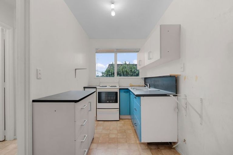 Photo of property in 9 Woodcote Avenue, Hornby, Christchurch, 8042