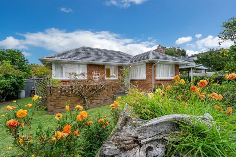 Photo of property in 2/10 Merriefield Avenue, Forrest Hill, Auckland, 0620