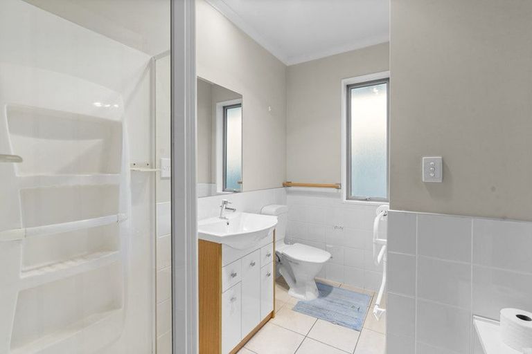 Photo of property in 2/194 Waimairi Road, Ilam, Christchurch, 8041