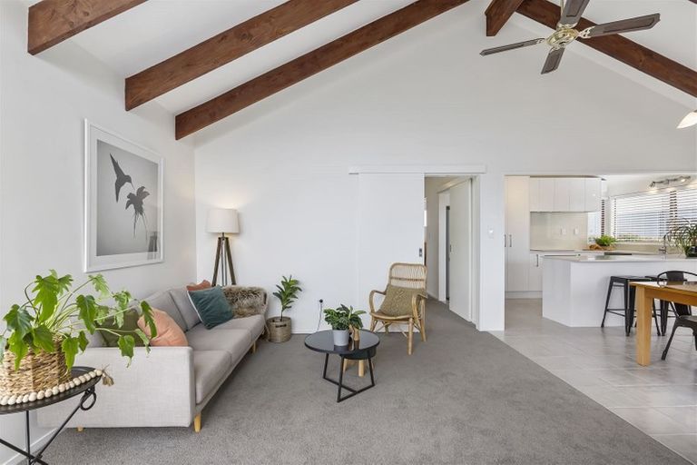 Photo of property in 2/165 Birkenhead Avenue, Birkenhead, Auckland, 0626