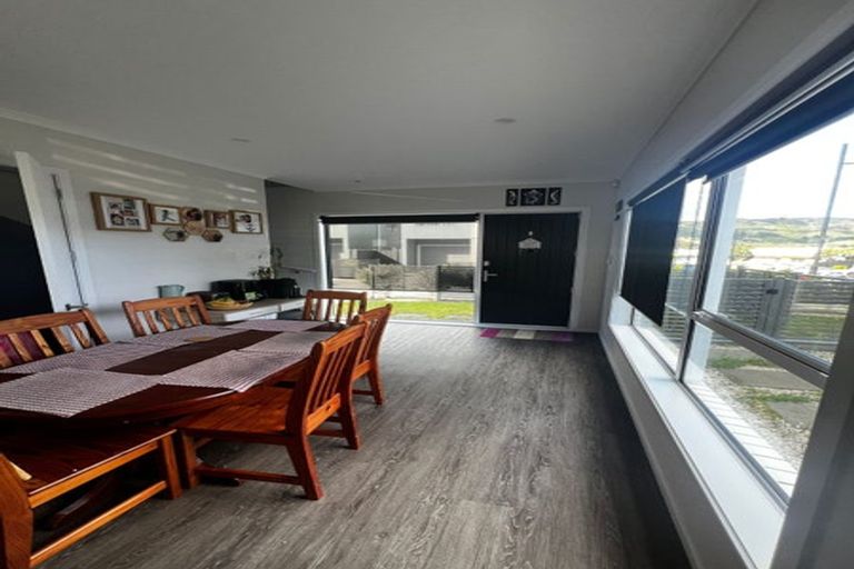 Photo of property in 14 Hokioi Drive, Kenepuru, Porirua, 5022
