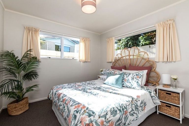 Photo of property in 8b Whiteley Street, Moturoa, New Plymouth, 4310