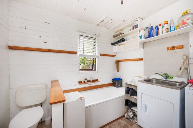 Photo of property in 28 Titoki Street, Palmerston North, 4414