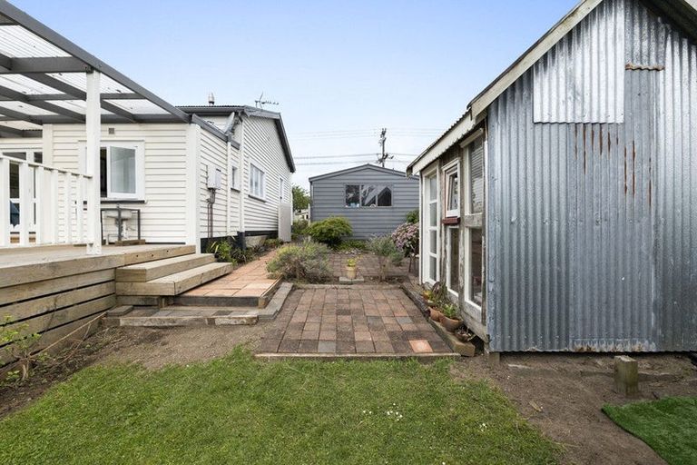 Photo of property in 132 Tukapa Street, Westown, New Plymouth, 4310