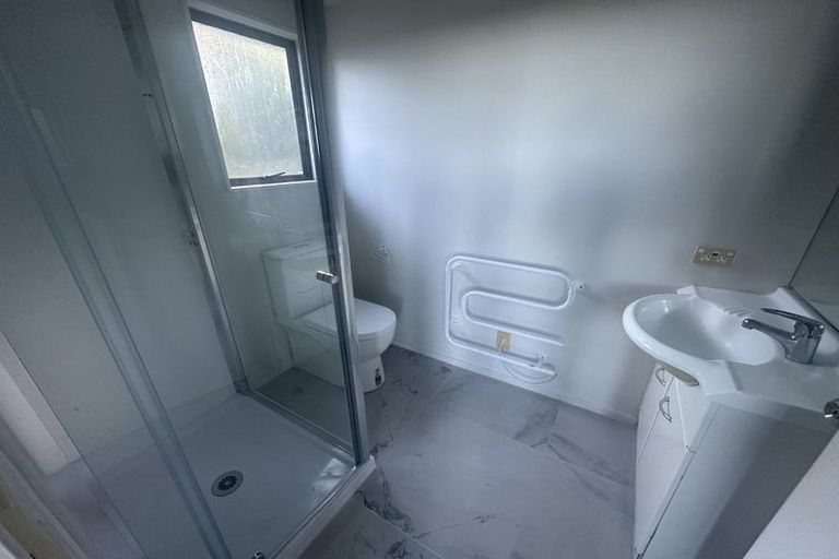 Photo of property in 2/43 Noeleen Street, Glenfield, Auckland, 0629