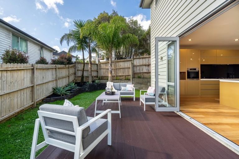 Photo of property in 13 Pin Oak Drive, Schnapper Rock, Auckland, 0632