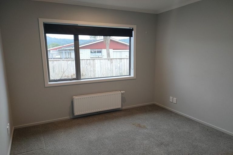 Photo of property in 5 Henrietta Maxwell Grove, Wainuiomata, Lower Hutt, 5014