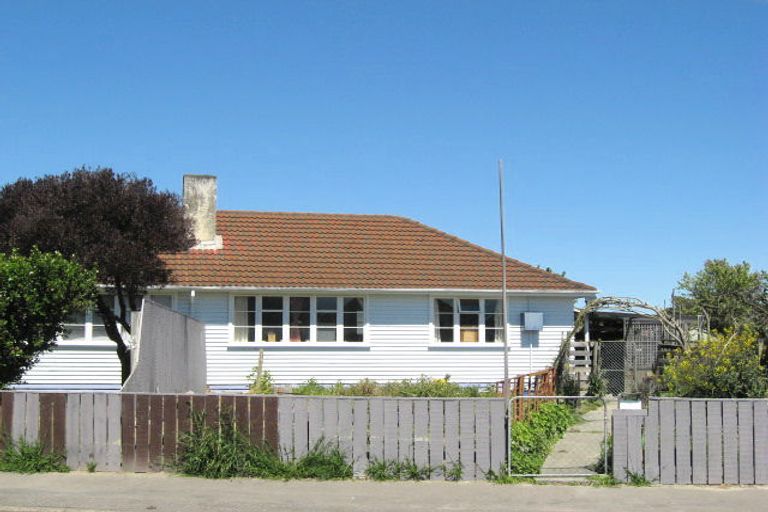 Photo of property in 4-6 Dix Crescent, Riversdale, Blenheim, 7201