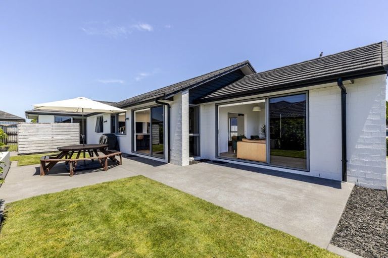 Photo of property in 22 Keene Drive, Bell Block, New Plymouth, 4312