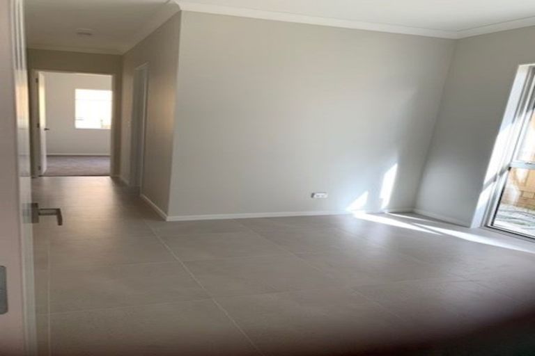 Photo of property in 39 Cloonlyon Drive, Flat Bush, Auckland, 2019