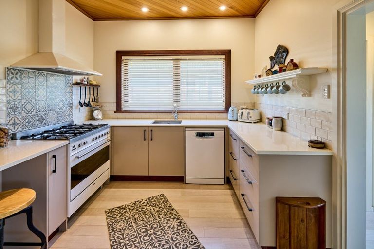 Photo of property in 160 Knights Road, Hutt Central, Lower Hutt, 5011