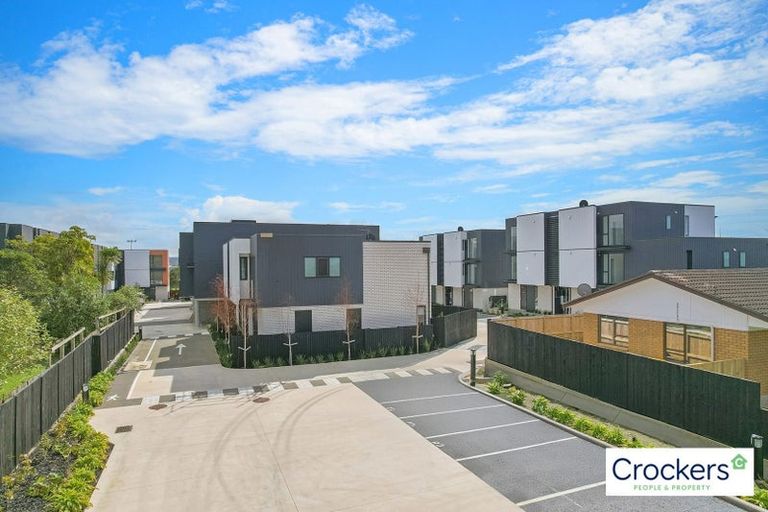 Photo of property in 4/2 Treasure Lane, Te Atatu South, Auckland, 0610