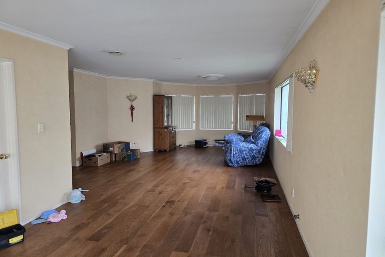 Photo of property in 9 Naul Place, East Tamaki Heights, Auckland, 2016