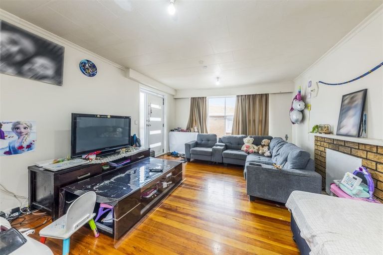Photo of property in 92 Portage Road, New Lynn, Auckland, 0600