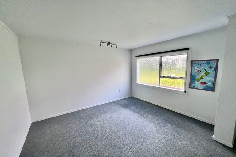 Photo of property in 787 East Coast Road, Northcross, Auckland, 0630