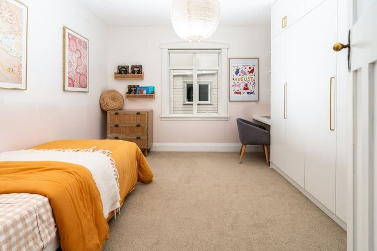 Photo of property in 2/11 Retter Street, Paparangi, Wellington, 6037