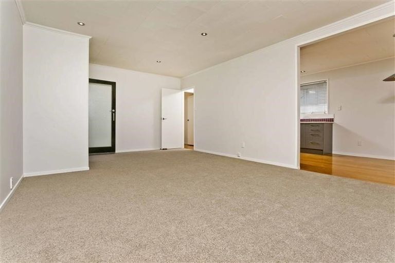 Photo of property in 1/115 Canongate Street, Birkdale, Auckland, 0626