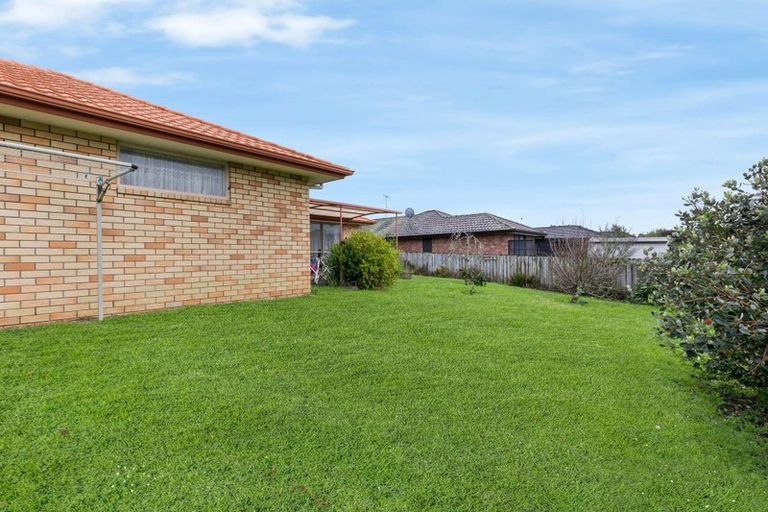 Photo of property in 37 Cabeleigh Drive, Helensville, 0800