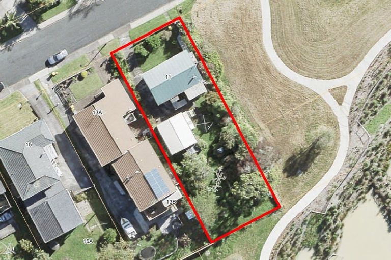 Photo of property in 11 Albatross Road, Red Beach, 0932