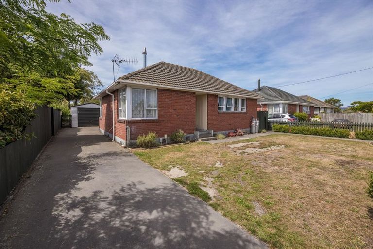 Photo of property in 6 Avro Crescent, Hornby, Christchurch, 8042