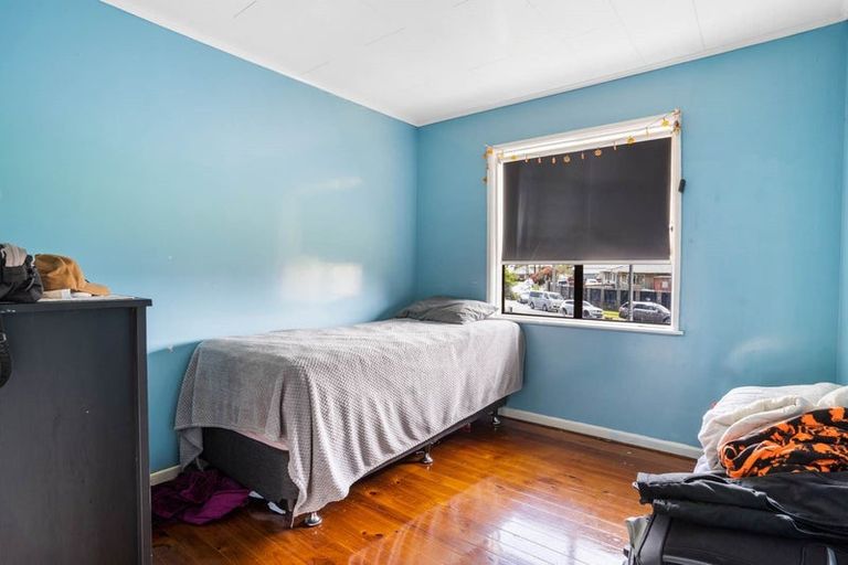 Photo of property in 13 Geoffrey Place, Mangere East, Auckland, 2024