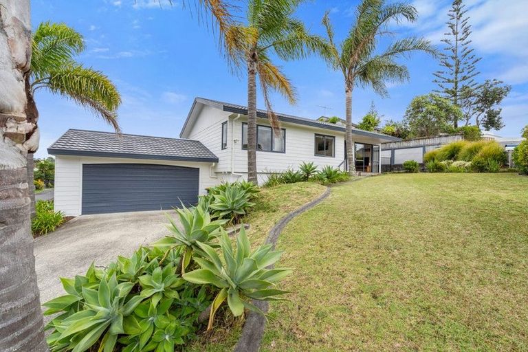 Photo of property in 1/6 Knott Road, Stanmore Bay, Whangaparaoa, 0932