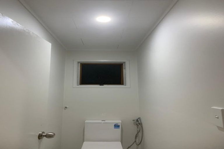 Photo of property in 8b Heathberry Close, Papatoetoe, Auckland, 2025