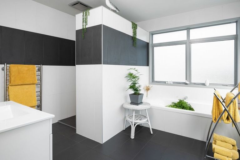 Photo of property in 9 Nottinghill Drive, Springlands, Blenheim, 7201