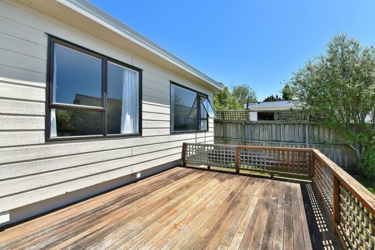 Photo of property in 23b Holiday Road, Stanmore Bay, Whangaparaoa, 0932