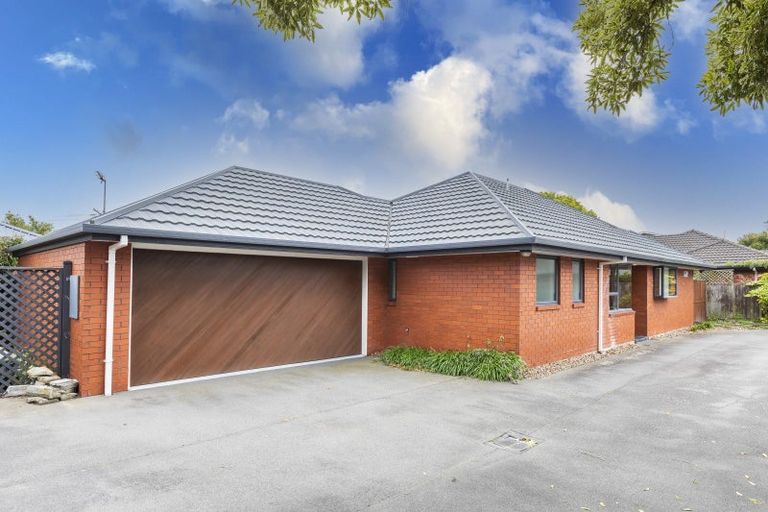 Photo of property in 129 Avonhead Road, Avonhead, Christchurch, 8042