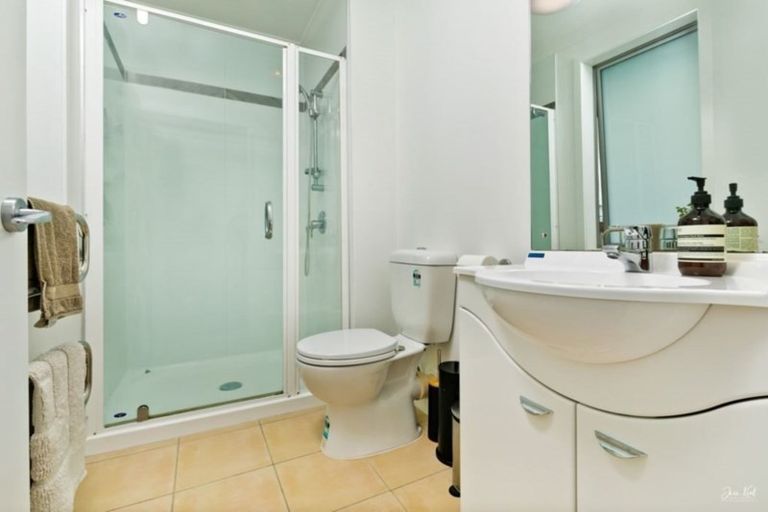 Photo of property in 36 Gunner Drive, Te Atatu Peninsula, Auckland, 0610