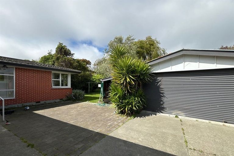 Photo of property in 32 Gregan Crescent, Burnside, Christchurch, 8053