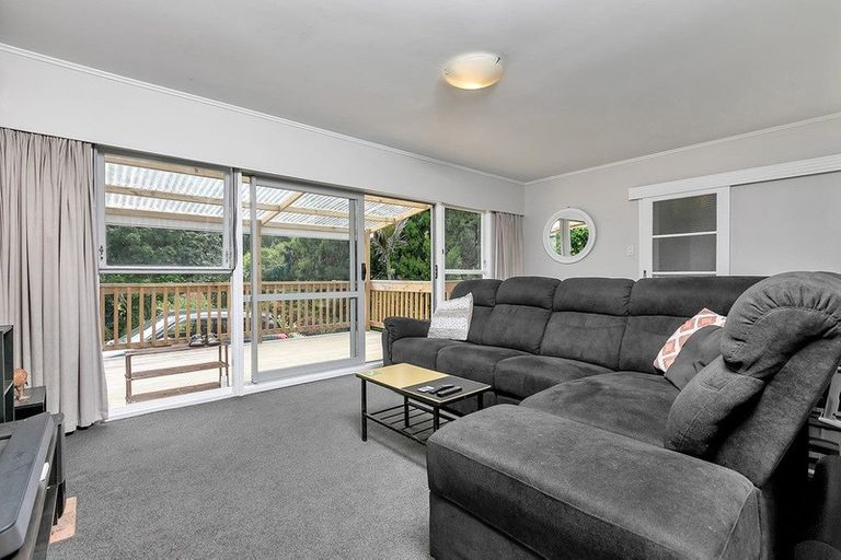 Photo of property in 146 Glenfield Road, Birkenhead, Auckland, 0626