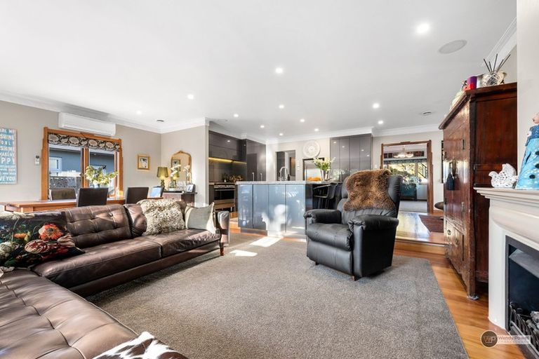 Photo of property in 37 Pohutukawa Street, Woburn, Lower Hutt, 5010