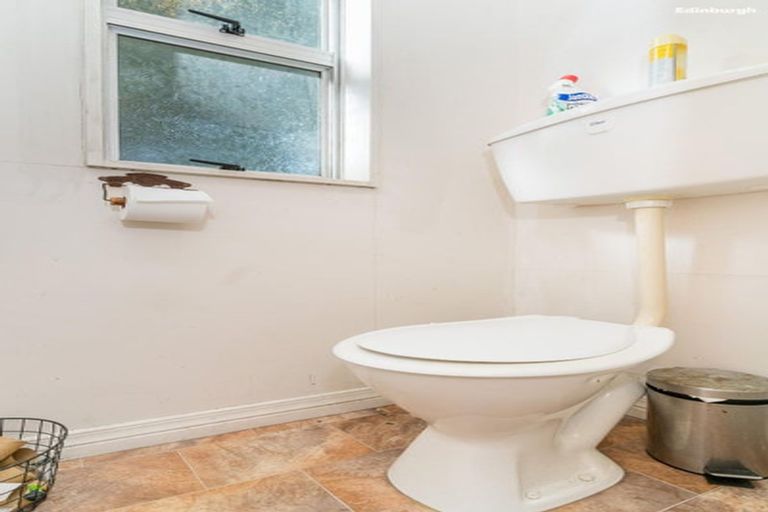 Photo of property in 1 Haddon Place, Dunedin Central, Dunedin, 9016