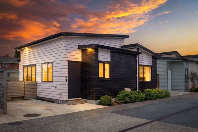 Photo of property in 21b Margaret Road, Raumati Beach, Paraparaumu, 5032