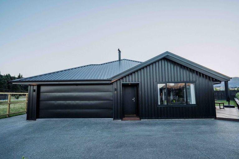 Photo of property in 5 Tahi Street, Albert Town, Wanaka, 9305