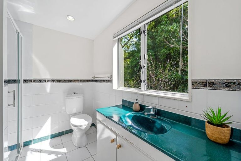 Photo of property in 2/17 Infidel Place, Torbay, Auckland, 0630