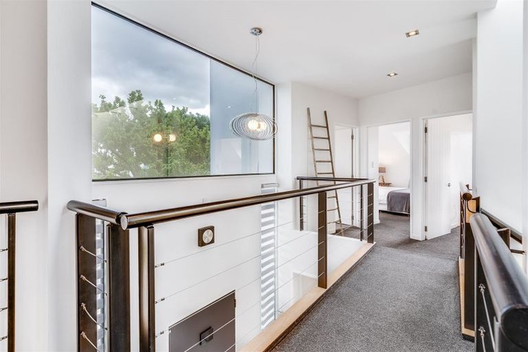 Photo of property in 24 Huntingdon Place, Avonhead, Christchurch, 8042