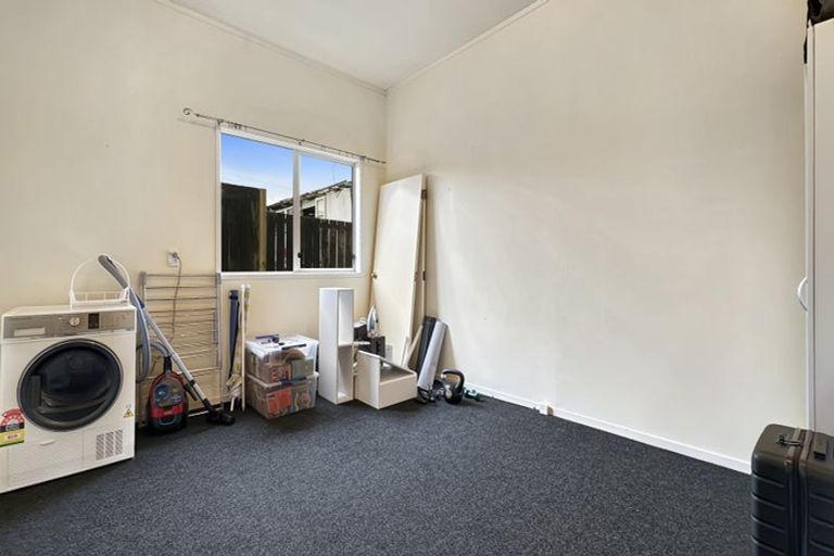 Photo of property in 2/49 Strid Road, Te Atatu South, Auckland, 0610