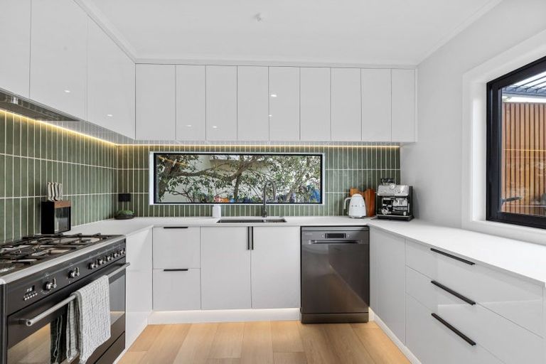 Photo of property in 23 Braemar Road, Rothesay Bay, Auckland, 0630