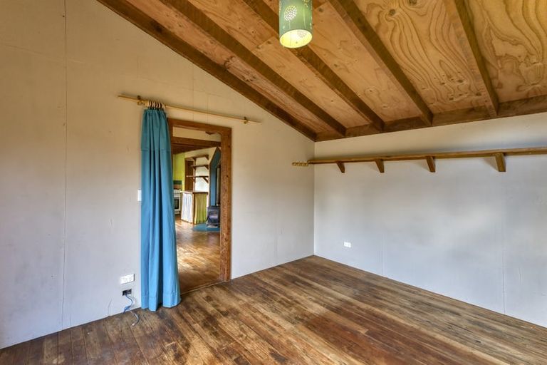 Photo of property in 42 Gibbs Road, Collingwood, 7073