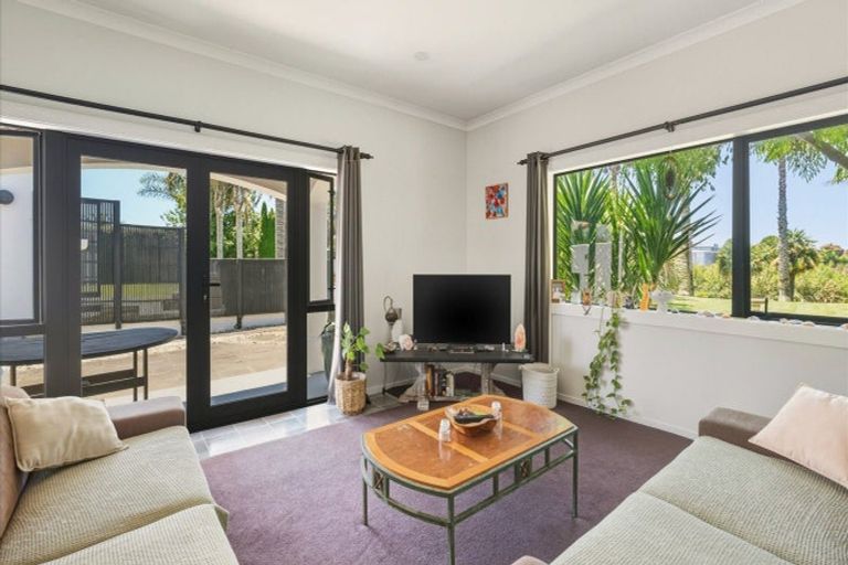 Photo of property in 15 Saint Clair Place, Papamoa Beach, Papamoa, 3118