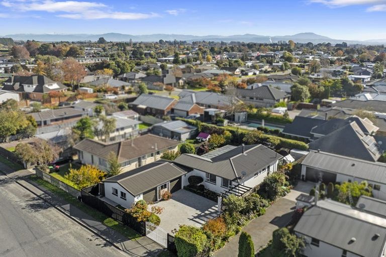 Photo of property in 12 Petries Road, Woodend, 7610