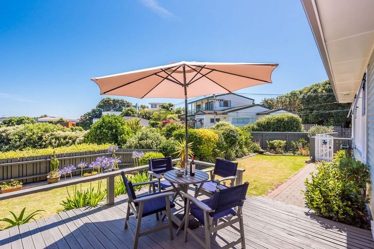 Photo of property in 16 Webber Street, Paraparaumu Beach, Paraparaumu, 5032