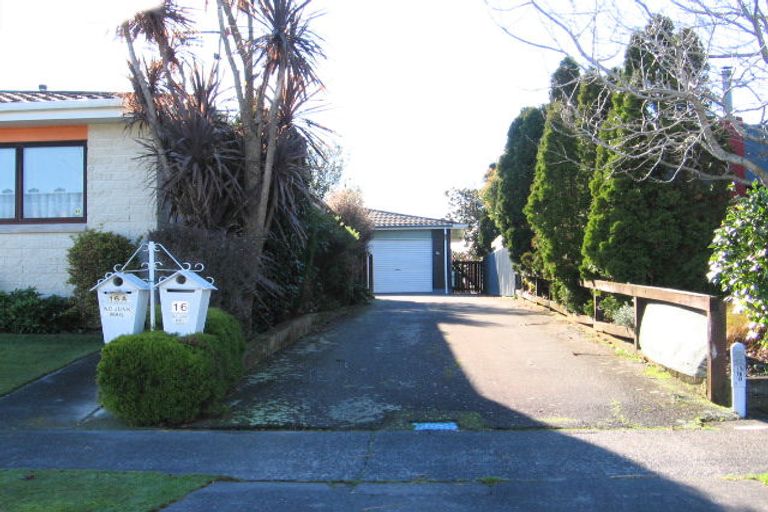 Photo of property in 16 Moyne Avenue, Milson, Palmerston North, 4414
