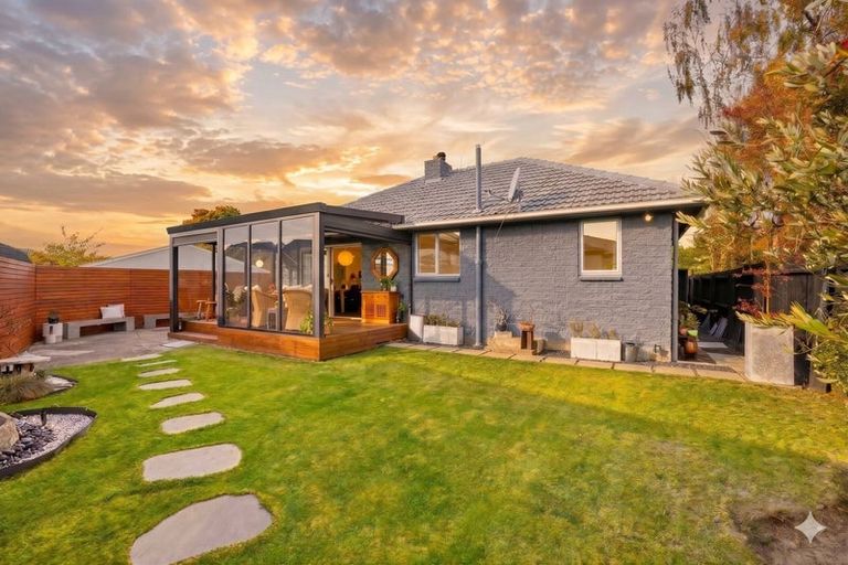 Photo of property in 42 Trafford Street, Harewood, Christchurch, 8051