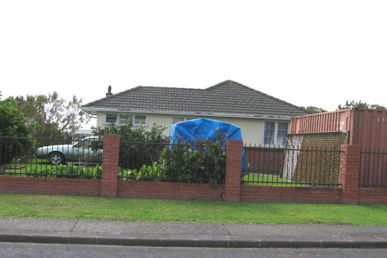Photo of property in 7 Moor Avenue, Te Atatu Peninsula, Auckland, 0610