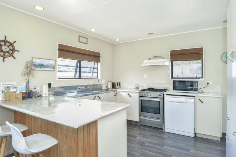 Photo of property in 131 Fortescue Street, Mahia, Nuhaka, 4198