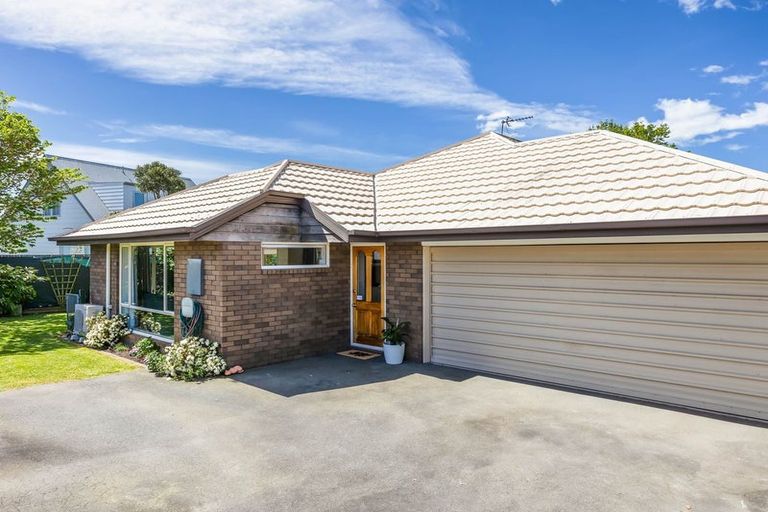 Photo of property in 42 Grimseys Road, Redwood, Christchurch, 8051
